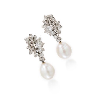 View 1 of Lot 290: Pair of cultured pearl and diamond ear clips (Paio di orecchini in perle coltivate e diamanti)
