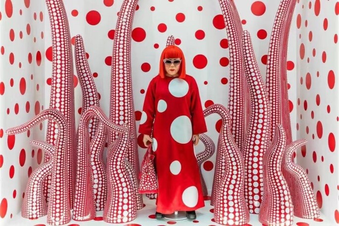 yayoi kusama louis vuitton.jpg