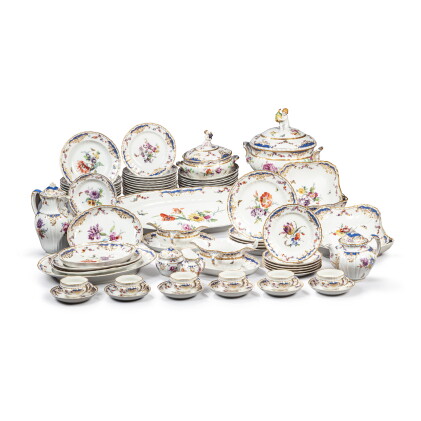 Catalog image of Partie de service de table en porcelaine de Berlin (K.P.M.) , XXe siècle