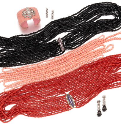 Catalog image of collection of jewelry (collezione di gioielli)