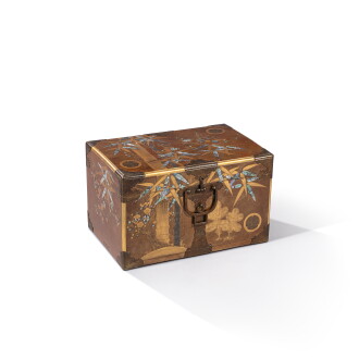 View 1 of Lot 315: Coffre en laque incrusté de nacre à décor de bambous (hasamibako), Japon, époque Edo, XVIIe siècle