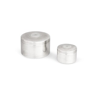 View 1 of Lot 1054: Three silver-plated toilet boxes monogrammed KL, Puiforcat, modern | Trois boîtes de toilette monogrammées KL en métal argenté, Puiforcat, moderne