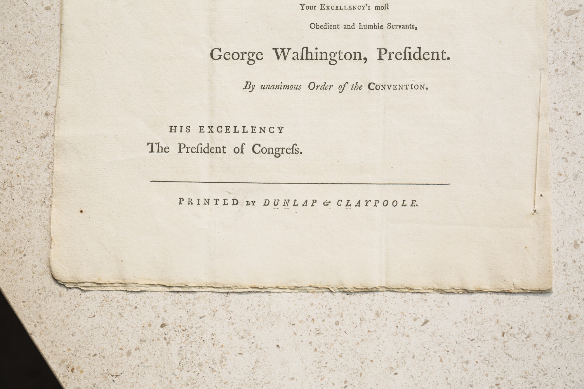 Cópia original da constituição dos Estados Unidos com o nome de George Washington, primeiro presidente dos EUA, em destaque | Foto: Divulgação/Sotheby's