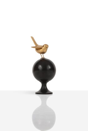 Catalog image of Petit Oiseau sur la Boule