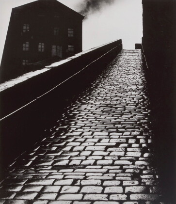 Catalog image of bill brandt | a snicket in halifax, 1937