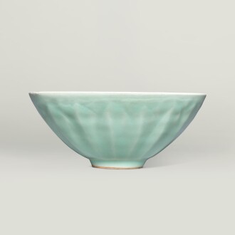 View 1 of Lot 127: A superb carved 'Longquan' celadon-glazed 'lotus' bowl, Southern Song dynasty 