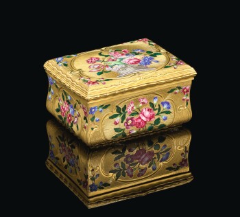 A chased gold snuff box, Frantz Bergs, Stockholm, circa 1740, Gold Boxes,  Ceramics & Silver, 2021