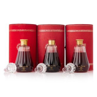 View 1 of Lot 6688: Camus La Grande Marque Cognac Baccarat Crystal Decanter 40.0 abv NV (3 BT70)