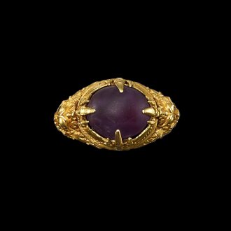 View 1 of Lot 1053: A solid gold and amethyst ring Java, Indonesia, 7th-12th century | 印尼爪哇 七至十二世紀 金嵌紫水晶戒指