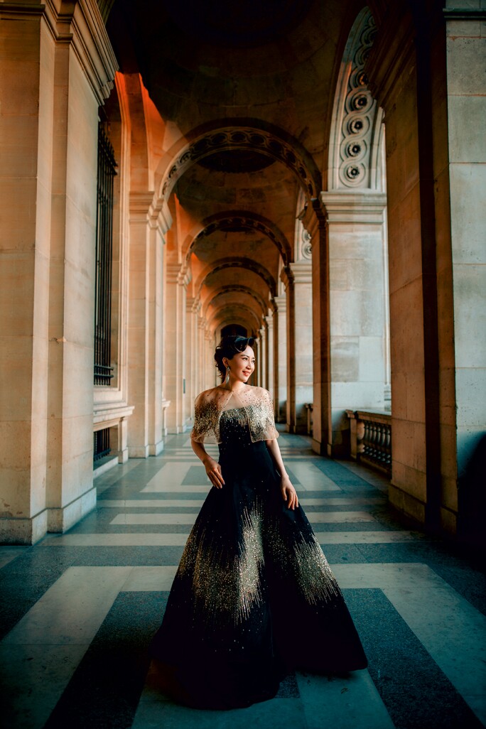 SMG1909-AllThatGlitters-Anna-Hu-portrait-2019-Paris-2.jpg