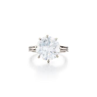 View 1 of Lot 213: Bague diamant 