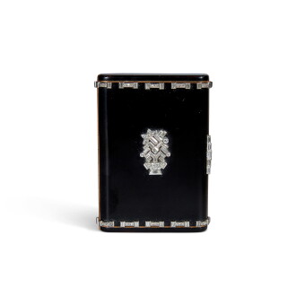View 1 of Lot 423: Nécessaire du soir émail et diamants 