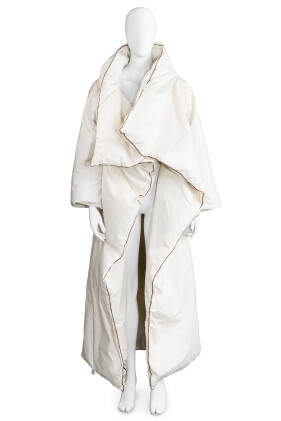 Catalog image of martin margiela, fall-winter 1999-2000 | automne-hiver 1999-2000