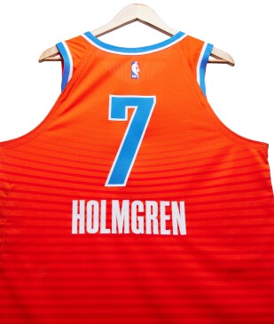 View 2 of Auction: NBA Auctions: City & Icon Edition