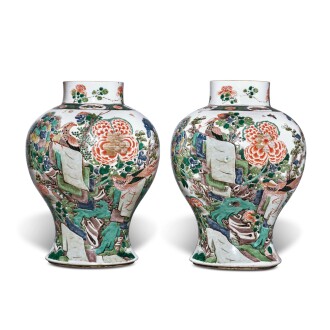 View 1 of Lot 608: A pair of famille-verte 'bird and flower' jars, Qing dynasty, Kangxi period | 清康熙 五彩花鳥紋罐一對