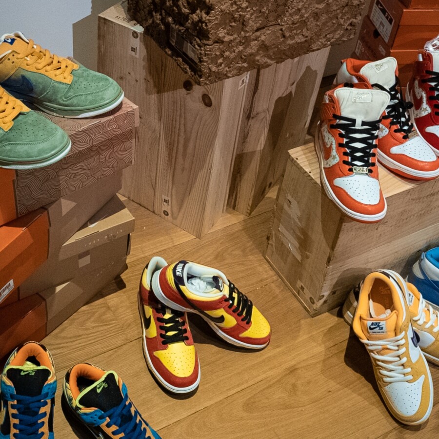 High dunk shoes