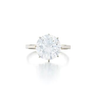 View 1 of Lot 219: Bague diamant 