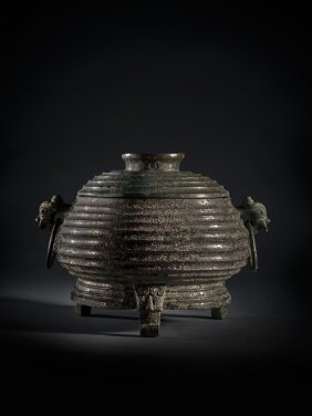 View 1 of Lot 6: The San Bo Gui, Western Zhou dynasty, early 9th century BC | 西周 公元前九世紀初 散伯簋