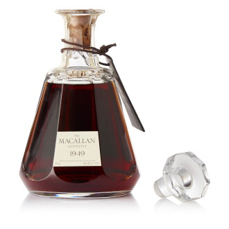 View 1 of Lot 2003: Macallan-Glenlivet Baccarat Crystal Decanter 40.25 abv 1949 (1 BT75)