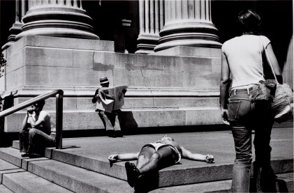 Catalog image of josef koudelka | 'usa: new york city, metropolitan museum', 1975