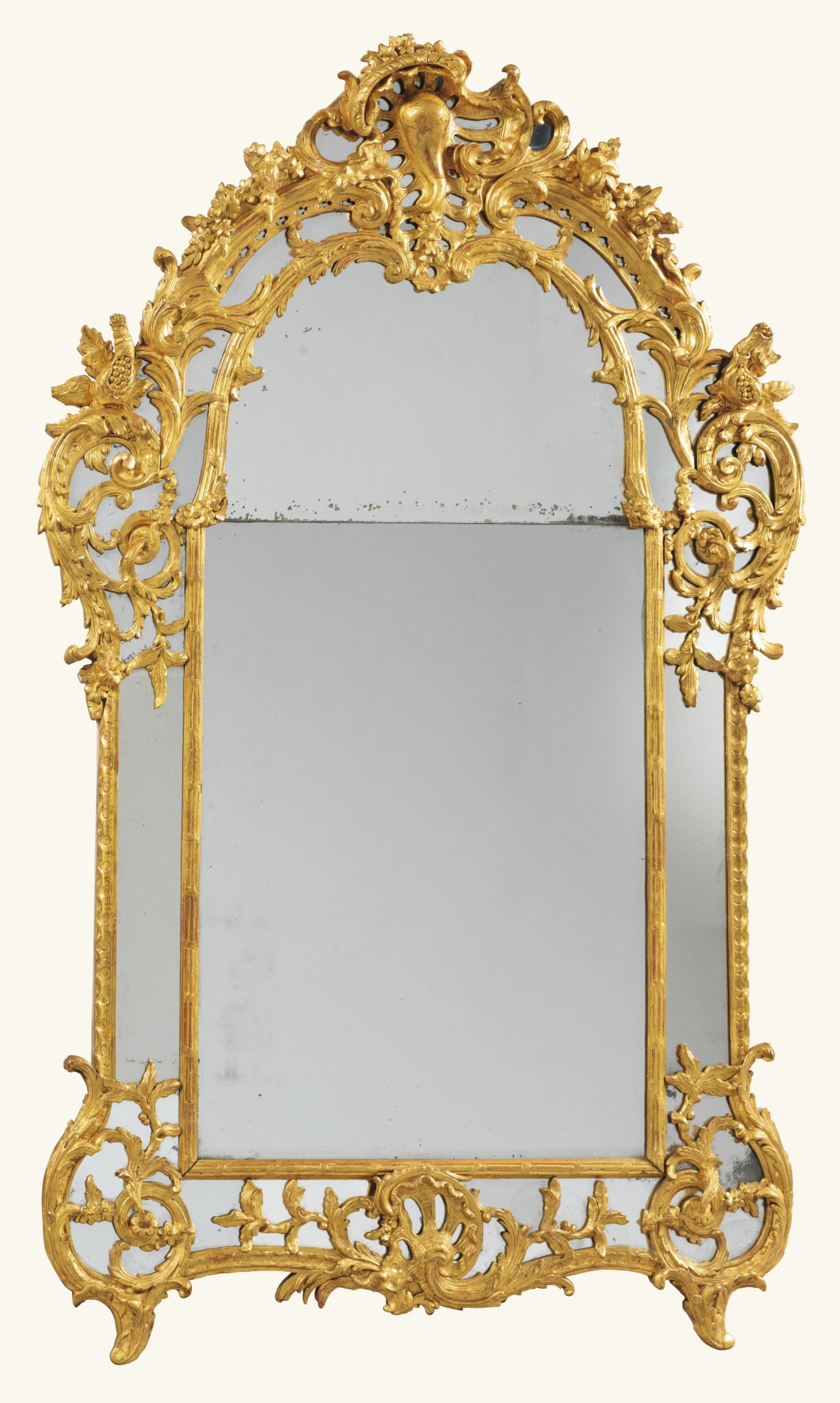 Miroir En Bois Sculpte Et Dore A Parcloses Epoque Louis XV Miroir En Bois Sculpte Et Dore A Parcloses Epoque Louis XV