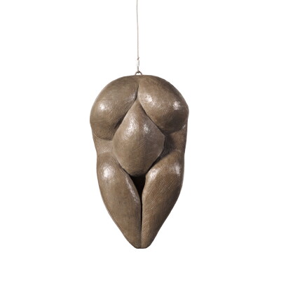 Catalog image of louise bourgeois | femme