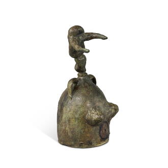 View 1 of Lot 348: Oiseau migrateur posé sur la tête d'une femme en pleine nuit