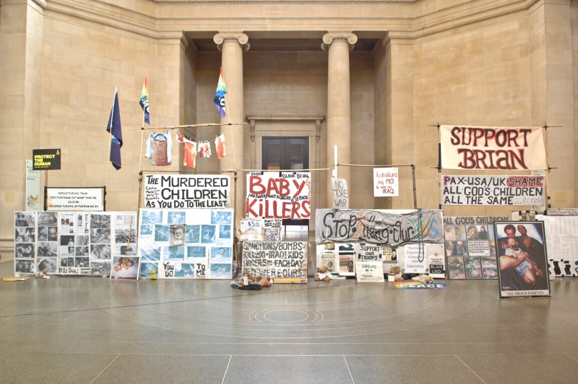 Mark Wallinger State Britain Brian Haw Tate.jpg