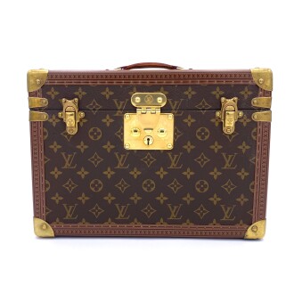 View 1 of Lot 734: LOUIS VUITTON | BOX PHARMACIE TRAVEL CASE IN MONOGRAM CANVAS