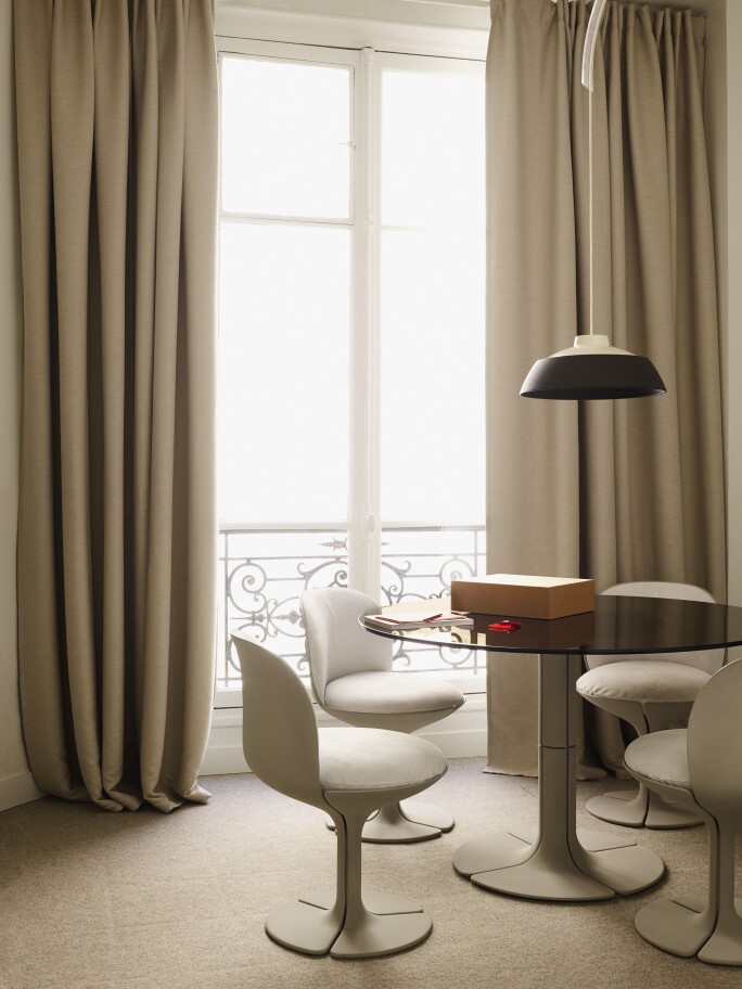 Pierre Paulin, Elysée dining set