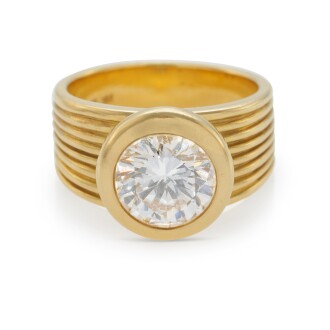 View 1 of Lot 18: Diamond ring