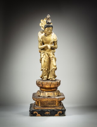 Catalog image of Statue de bodhisattva en bois laqué doré, Japon, époque Edo, XVIIIe siècle