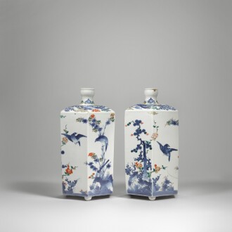 View 1 of Lot 28: A pair of hexagonal Kakiemon style sake flasks | Edo period, late 17th century