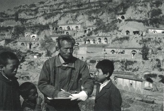 Sketching on Loess Plateau.jpg