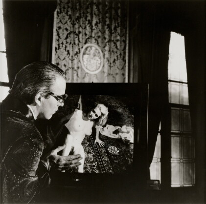 Catalog image of helmut newton | closed tv circuit, beverly hills, 1989