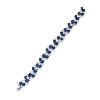 View 1 of Lot 156: Bracelet saphirs et diamants 