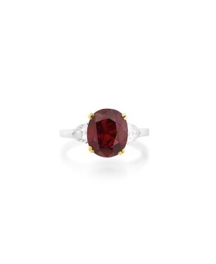 View 1 of Lot 86: Van Cleef & Arpels | Bague rubis et diamants | Ruby and diamond ring
