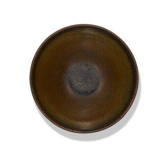 View 1 of Lot 37: A rare and large Jian black-glazed temmoku bowl Northern Song Dynasty | 北宋 建窰烏金釉大盞