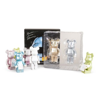 View 1 of Lot 341: MediCom Toy Incorporated, A group of eight various Bearbrick collectibles | Gruppe von acht verschiedene Bearbrick Sammlerstücken