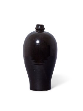 View 1 of Lot 5087: A Cizhou black-glazed meiping Song dynasty 宋 磁州窯黑釉梅瓶