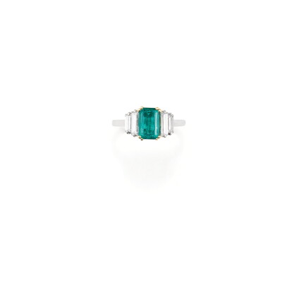 Catalog image of bague émeraude et diamants, boucheron | emerald and diamond ring, boucheron