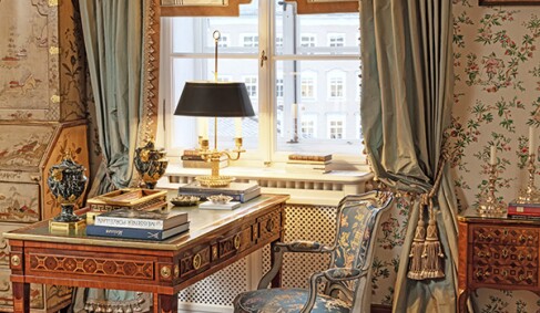 View 2 of Auction: From Meissen to Paris : The Röbbig Collection | Part III