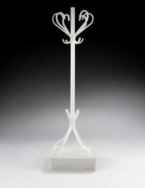 View 1 of Lot 318: Porte manteau inaccessible, pièce unique