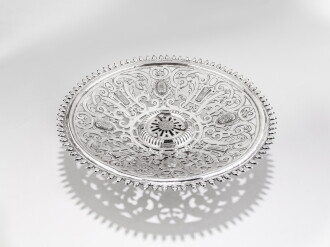 View 1 of Lot 139: Plat de présentation en argent peut-être Bogota, Colombie avant 1622