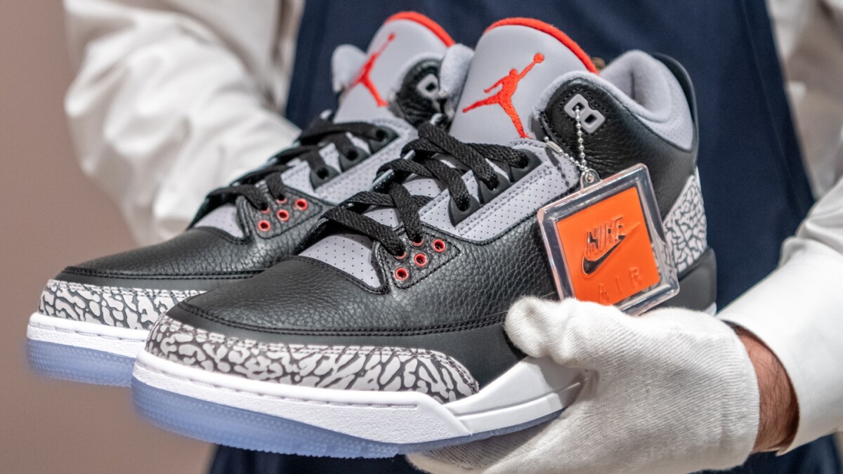 Air Jordan Sneakers in Streetwear Trends