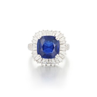 View 1 of Lot 861: Bague saphir et diamants | Sapphire and diamond ring