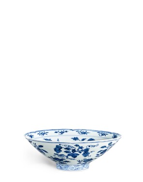 View 1 of Lot 803: A fine and very rare blue and white lobed bowl, Mark and period of Xuande | 明宣德　青花折枝花果紋葵式盌　《大明宣德年製》款