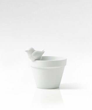 View 1 of Lot 1: Pot Petit Oiseau de Bagatelle