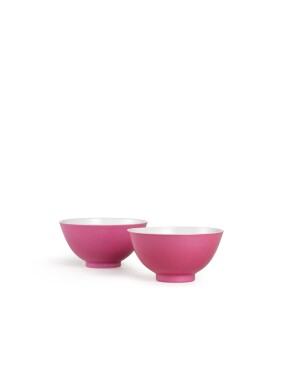 View 1 of Lot 1077: A rare pair of ruby-pink enamelled cups, Marks and period of Yongzheng | 清雍正	胭脂紅盃一對　《大清雍正年製》款