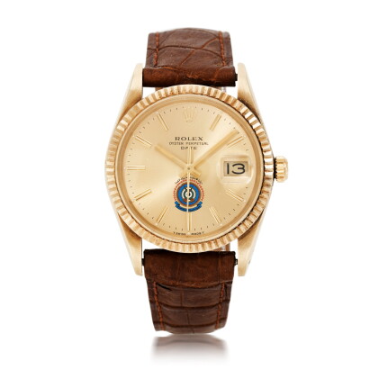 Catalog image of date, ref 15037 yellow gold wristwatch with date made for the uae air force cir…